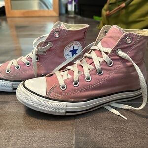 Mauve high top converse